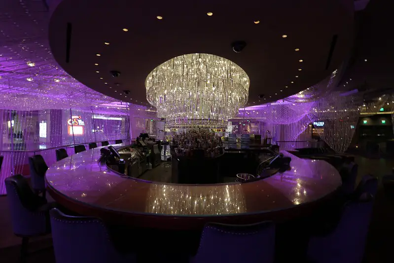 Hotel Cosmopolitan Chandelier Bar Las Vegas