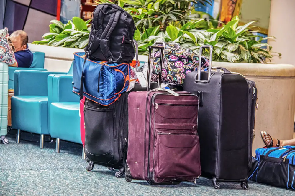 Reglas equipaje de mano JetBlue (dimensiones, peso y guía de tarifas) - Leyas