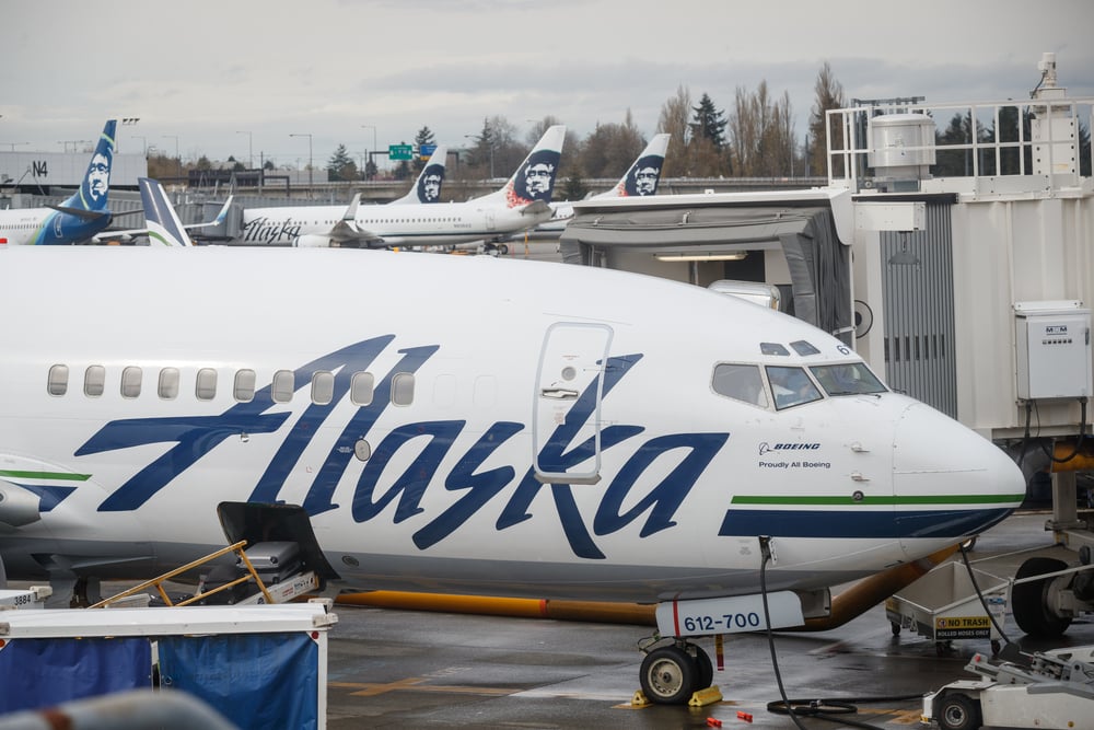 tan estricta es Alaska Airlines con el equipaje de mano? (¿Tamaño Peso?) - Leyas