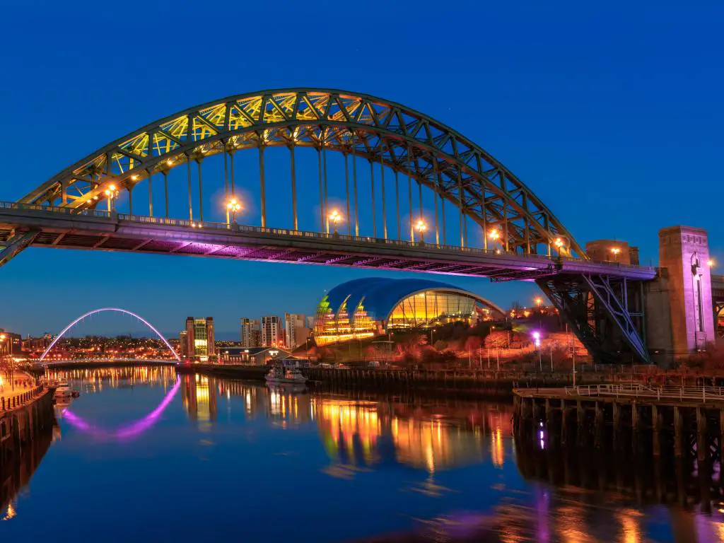 El puente Tyne en la hora azul