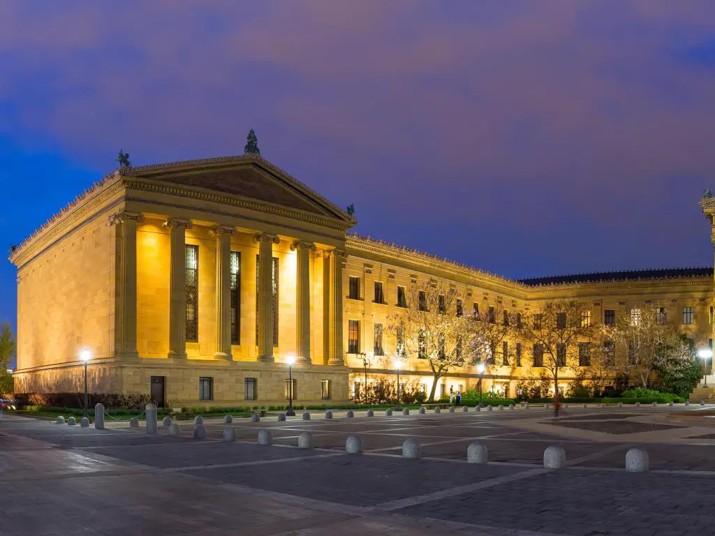 Panorama del Museo de Arte de Filadelfia Pensilvania al atardecer