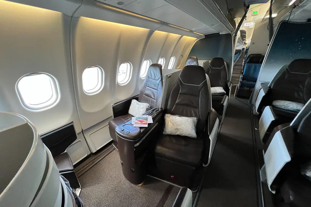 Asiento de primera clase del A330 de Hawaiian Airlines