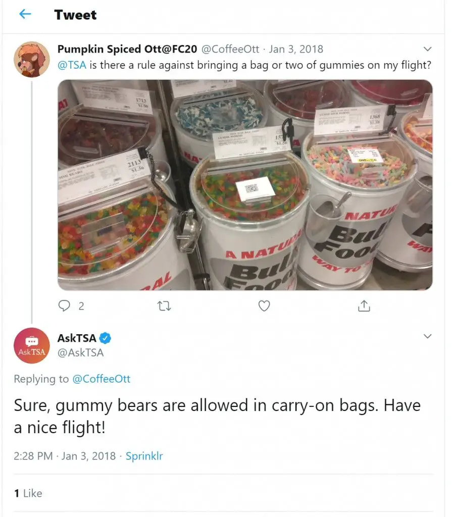 Puedes llevar dulces un avión? - Leyas