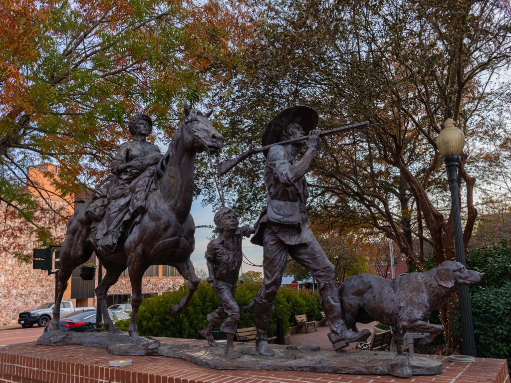 La estatua de Gateway de Michael Boyett, en honor a los primeros pobladores de Texas