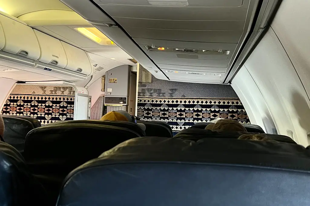 Cabina de primera clase de Alaska Airlines 737-900 MAX