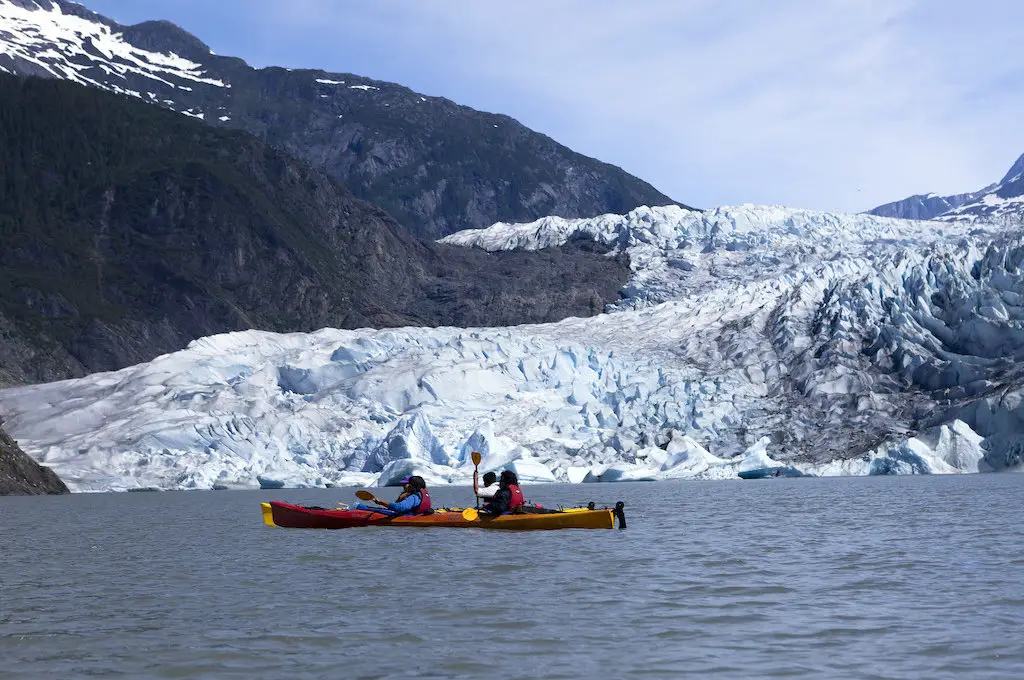 Kayak en el glaciar Mendenhall 