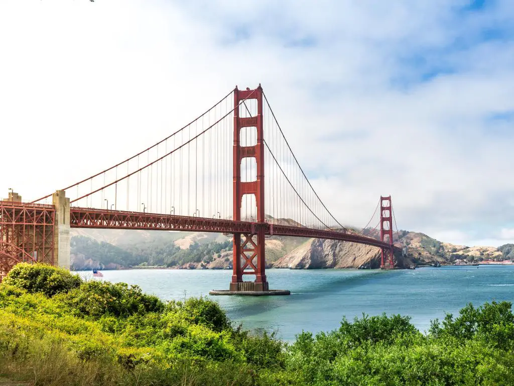 Puente Golden Gate, San Francisco, EE.UU. desde Marin Headlands tomada en un día soleado.