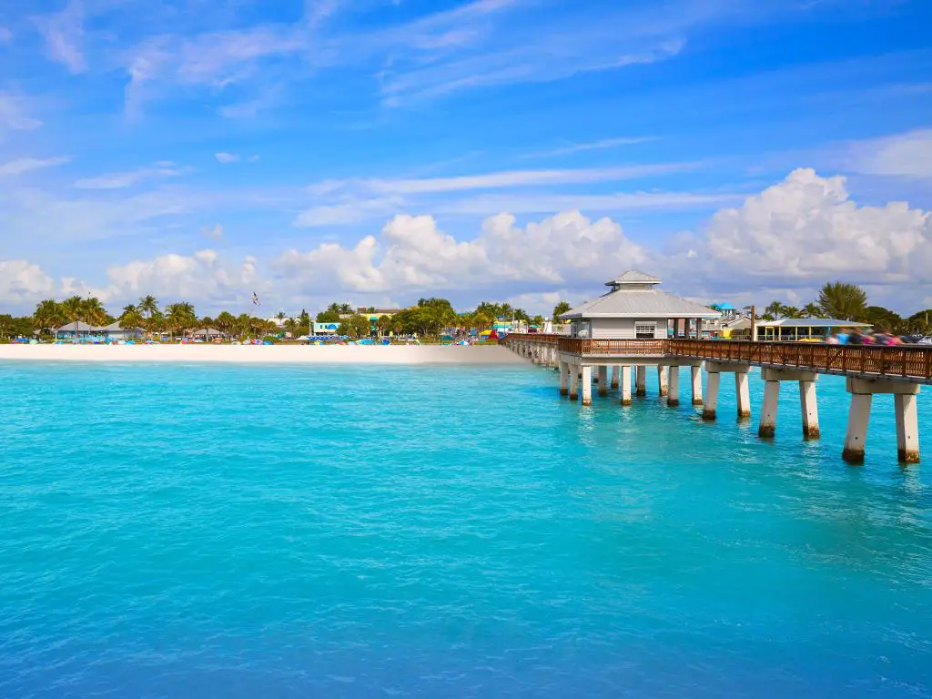 Playa del embarcadero de Fort Myers de la Florida en los E.E.U.U.