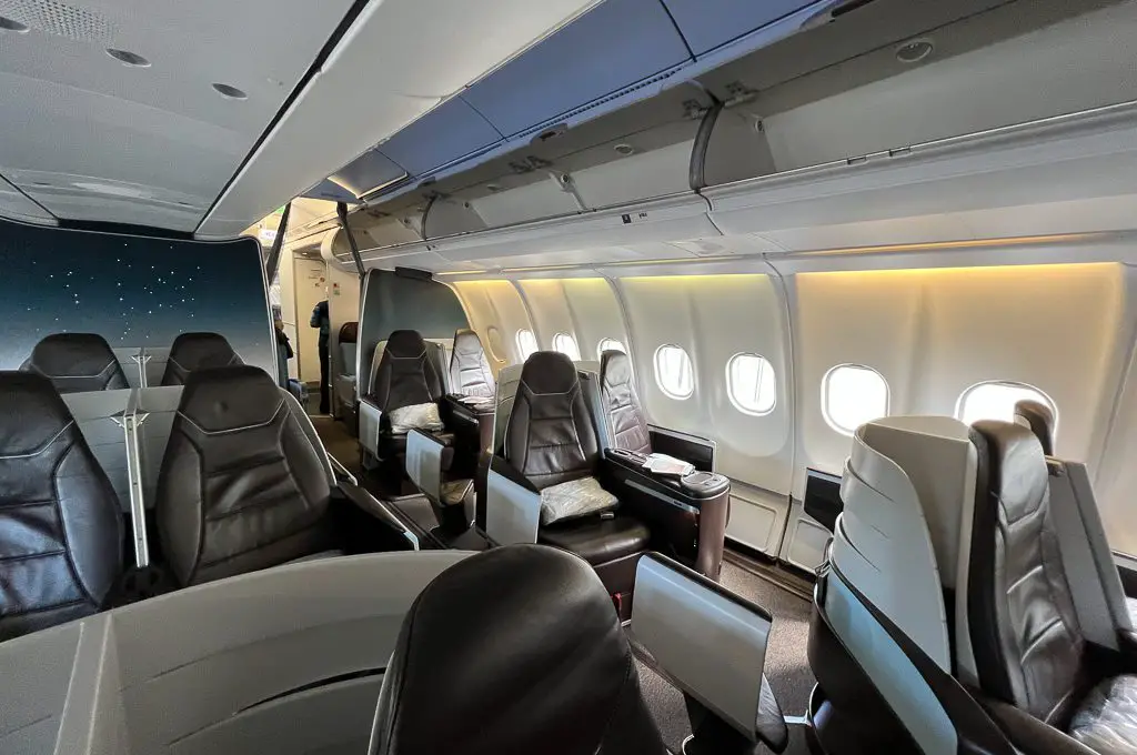 Cabina de primera clase de Hawaiian Airlines A330