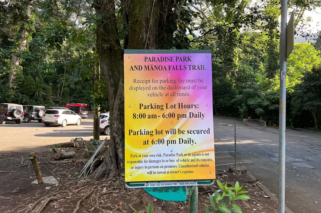 Señal de estacionamiento de Manoa Falls