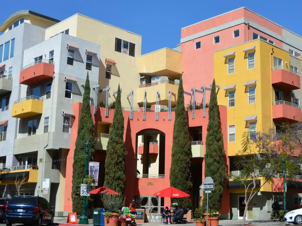 Casas coloridas en Little Italy San Diego California