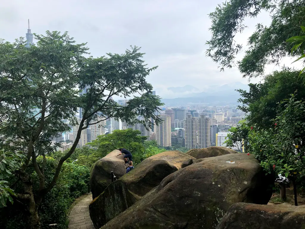 Cantos rodados de la montaña del elefante Taipei