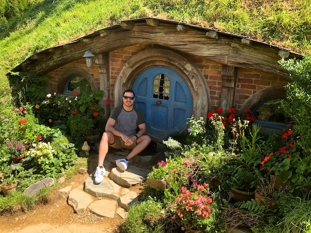 El hombre en el agujero del hobbit Hobbiton Movie Set Tour