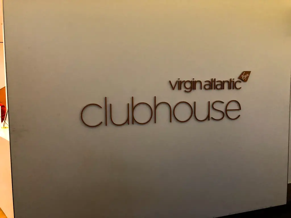 Casa club de Virgin Atlantic LAX 33