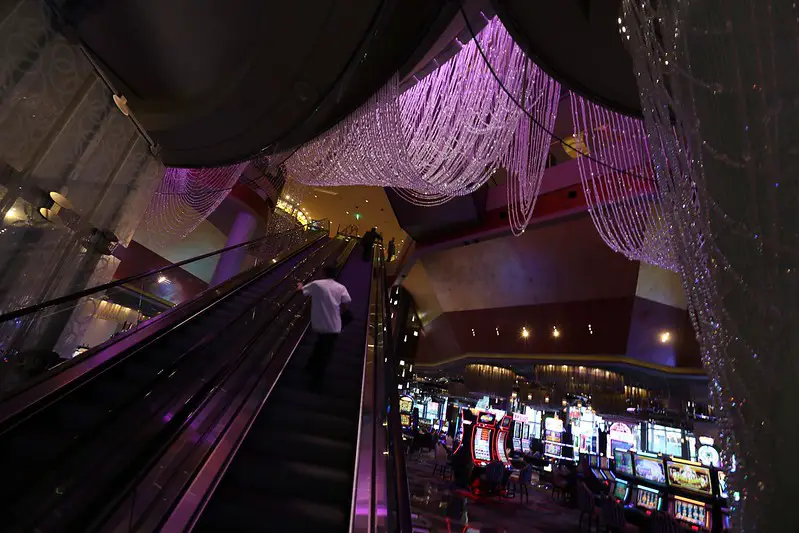 Hotel Cosmopolitan Chandelier Bar Las Vegas