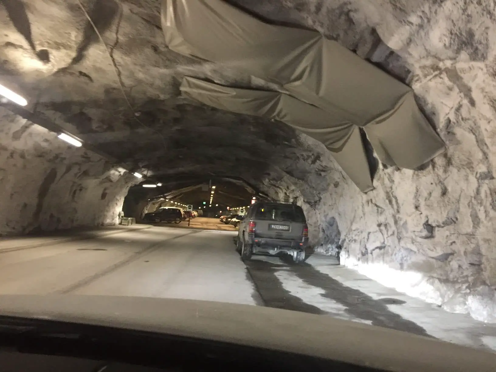 Cueva de estacionamiento subterráneo