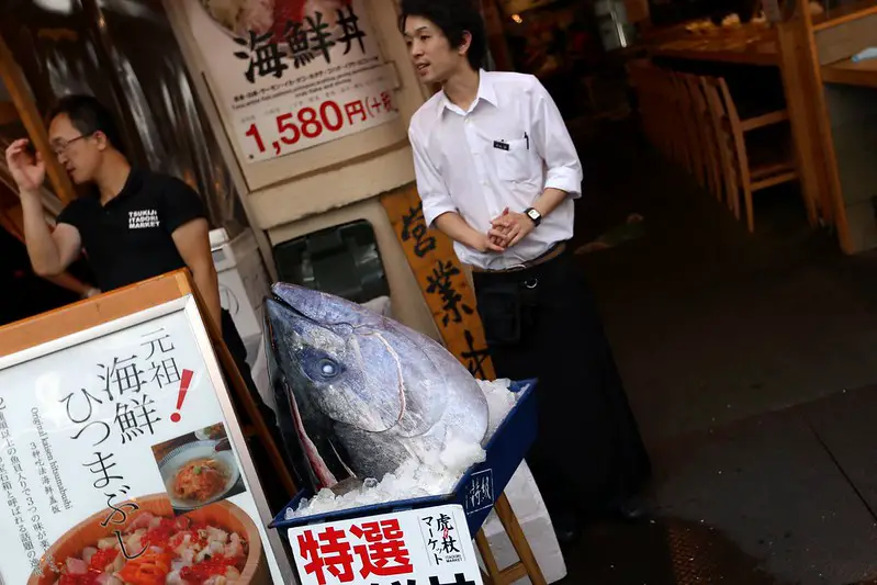 Excursión al mercado de pescado Tsukiji de Tokio con clase de sushi