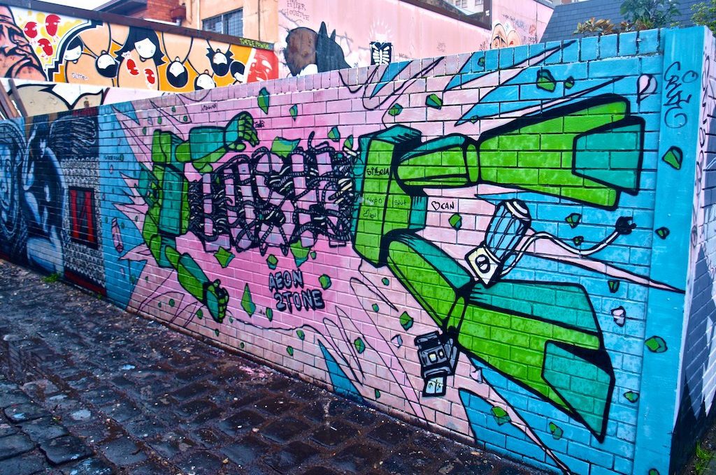 Pared de ladrillo de arte en la calle Melbourne Australia