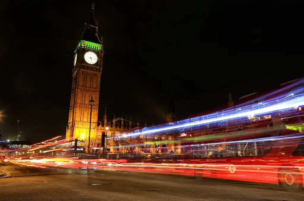 Big Ben por la noche Autobuses de Londres