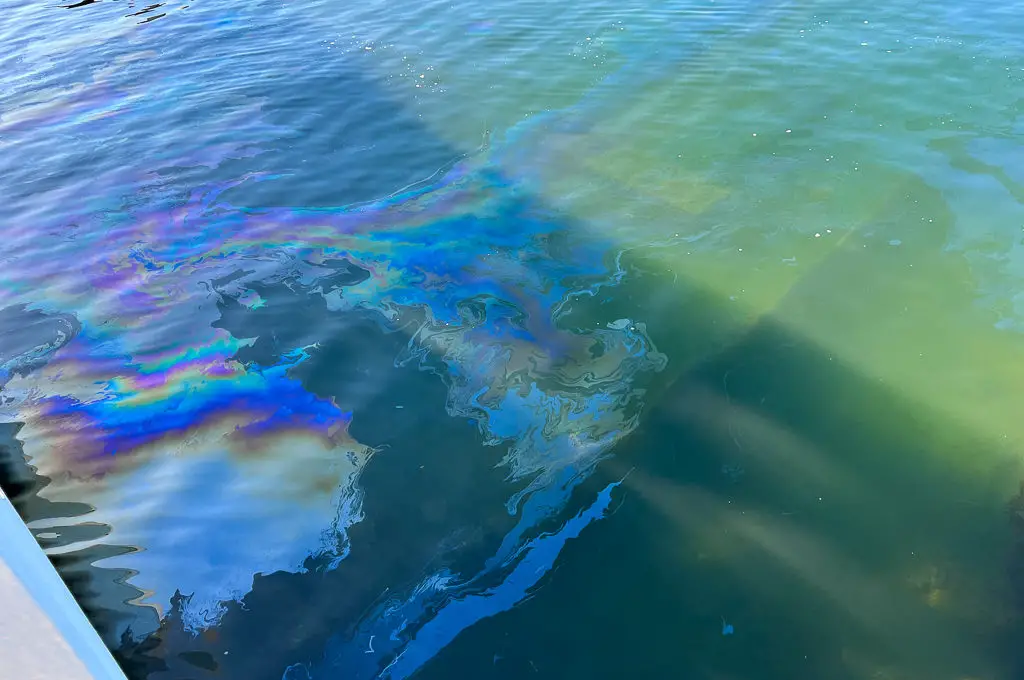 La fuga de petróleo en el USS Arizona Memorial