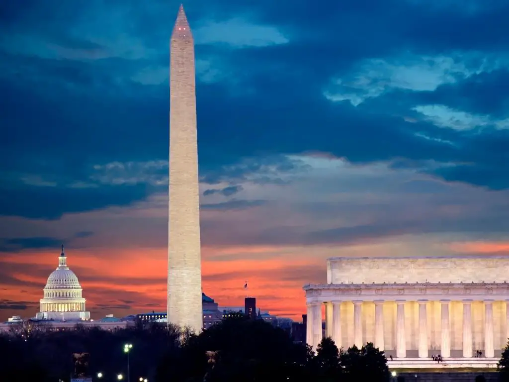 Horizonte de Washington DC, incluido el Monumento a Lincoln, el Monumento a Washington y el edificio del Capitolio de los Estados Unidos