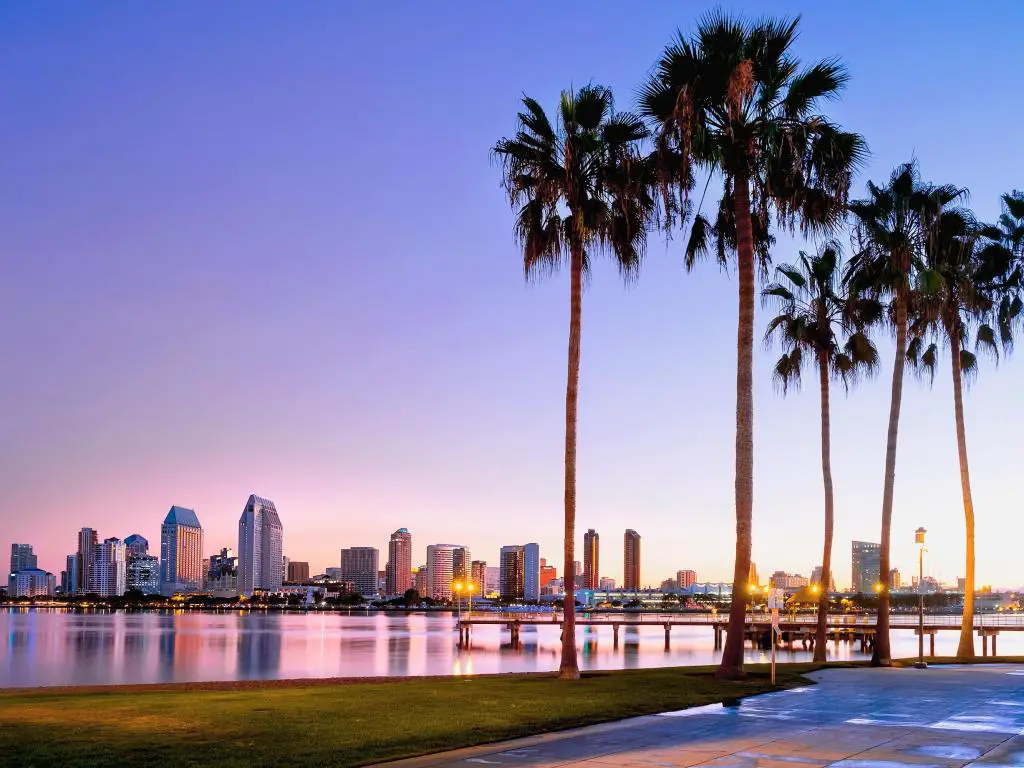Colorido amanecer en la isla de Coronado.  San Diego, California Estados Unidos.