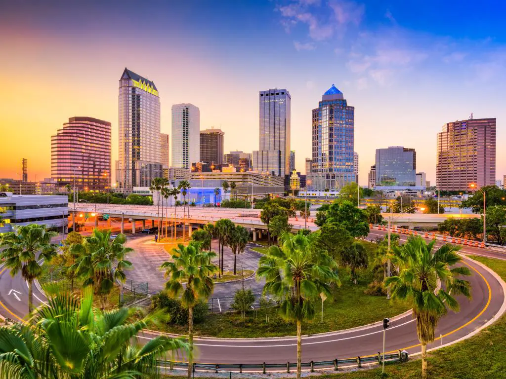 Horizonte del centro de Tampa, Florida, Estados Unidos.