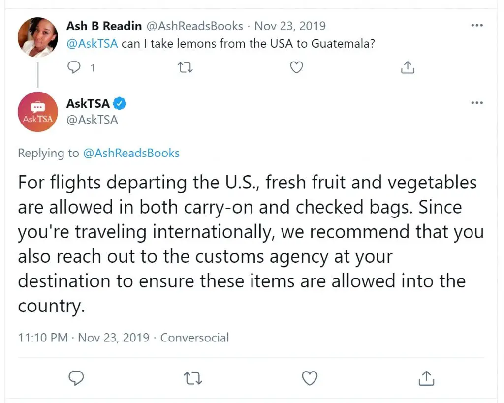 ¿Se puede llevar fruta en un avión?