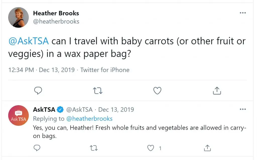¿Se puede llevar fruta en un avión?