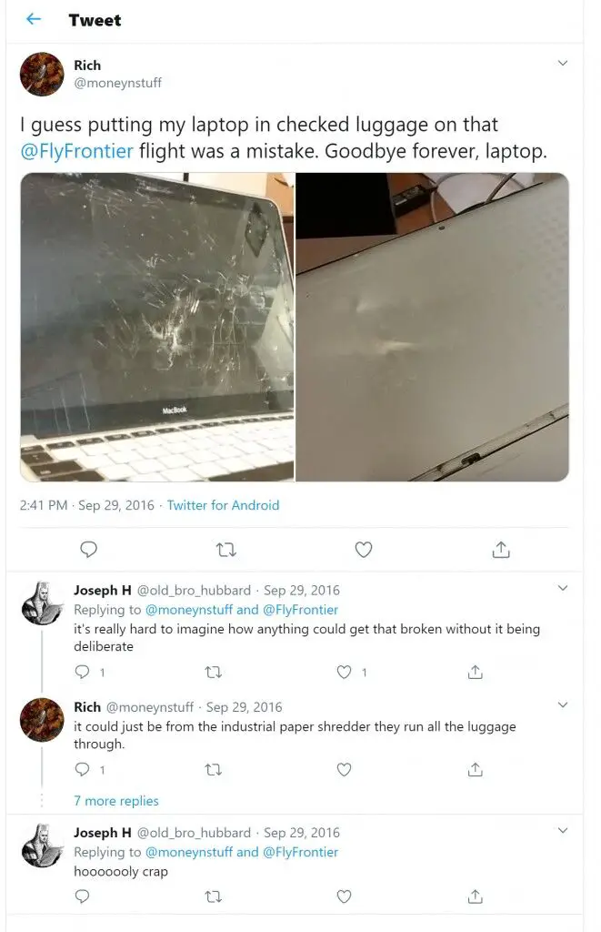 ¿Se puede facturar una computadora portátil en el equipaje facturado?