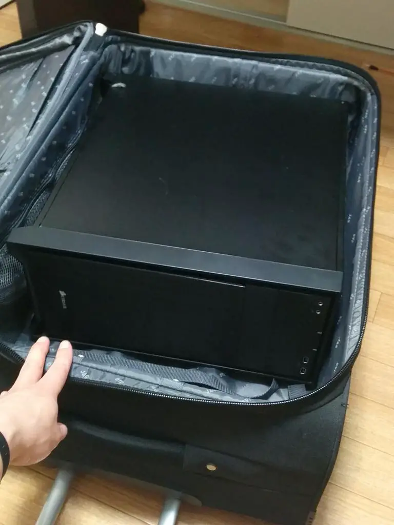 ¿Se puede llevar una computadora de escritorio en un avión? (Reglas de PC de la TSA)