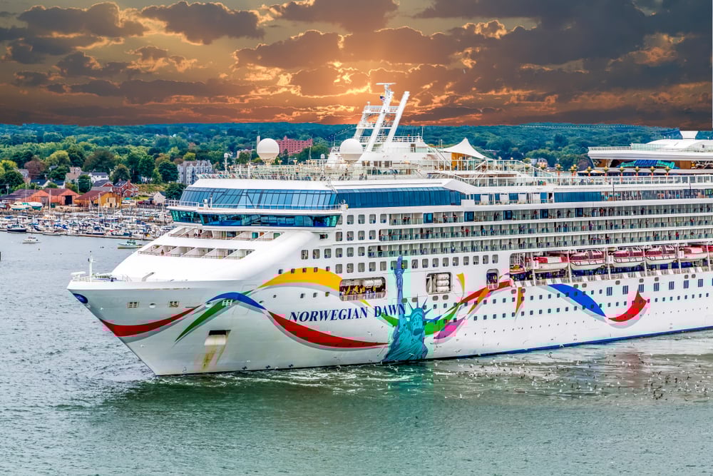 18 MEJORES cruceros para adultos jóvenes (¡Cruceros para todos los presupuestos!)