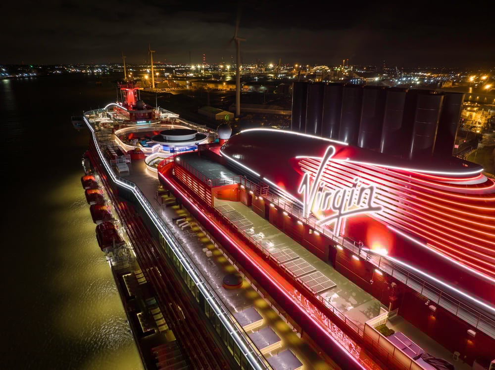 18 MEJORES cruceros para adultos jóvenes (¡Cruceros para todos los presupuestos!)