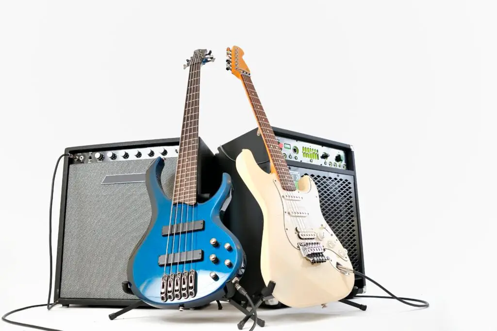 ¿Se puede llevar una guitarra en un avión? (Lea las pautas de la TSA aquí)