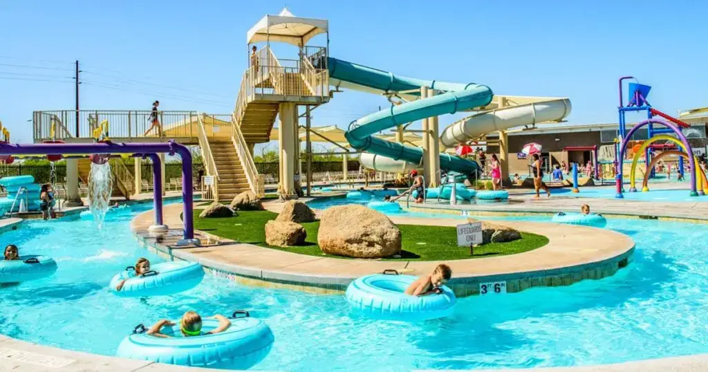 18 MEJORES parques acuáticos en Phoenix (¡Verano todo el año!)