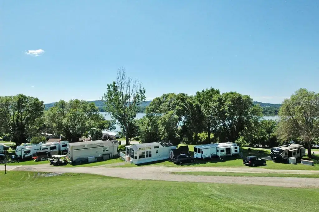 Los 40 mejores lugares para acampar en Wisconsin (cerca de Dells y parques estatales)