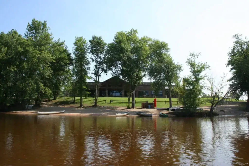 Los 40 mejores lugares para acampar en Wisconsin (cerca de Dells y parques estatales)