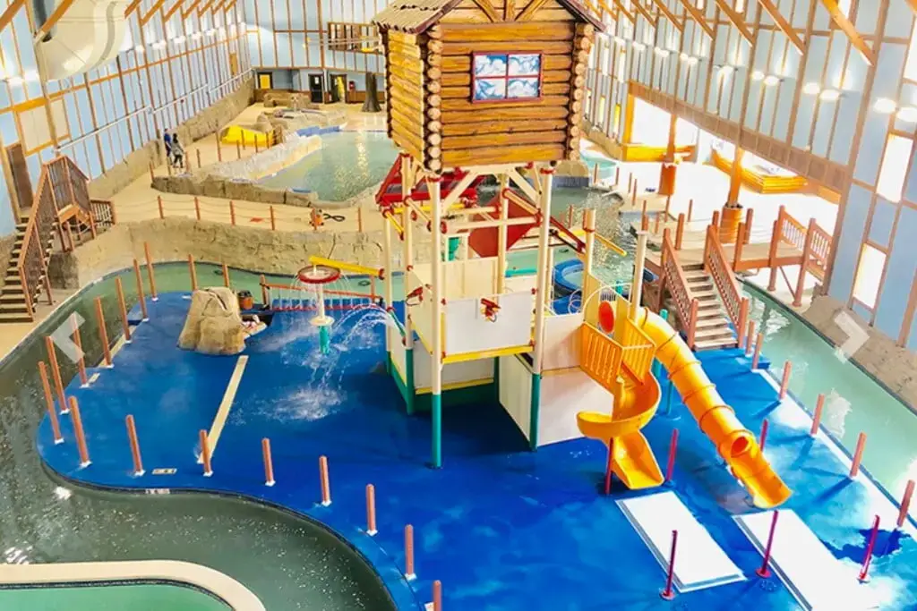 Los 10 mejores parques acuáticos cubiertos en Illinois (¡Diversión para todas las edades!)