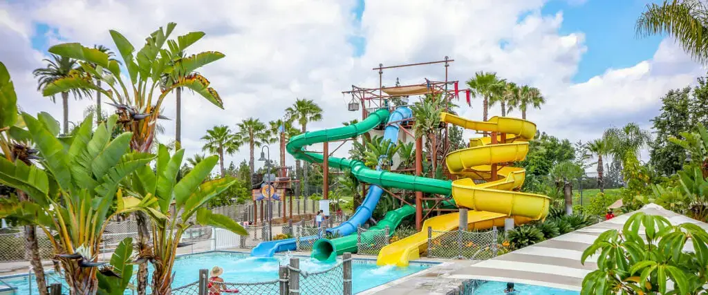15 MEJORES parques acuáticos en Los Ángeles (¡Tiempo relajante en familia!)