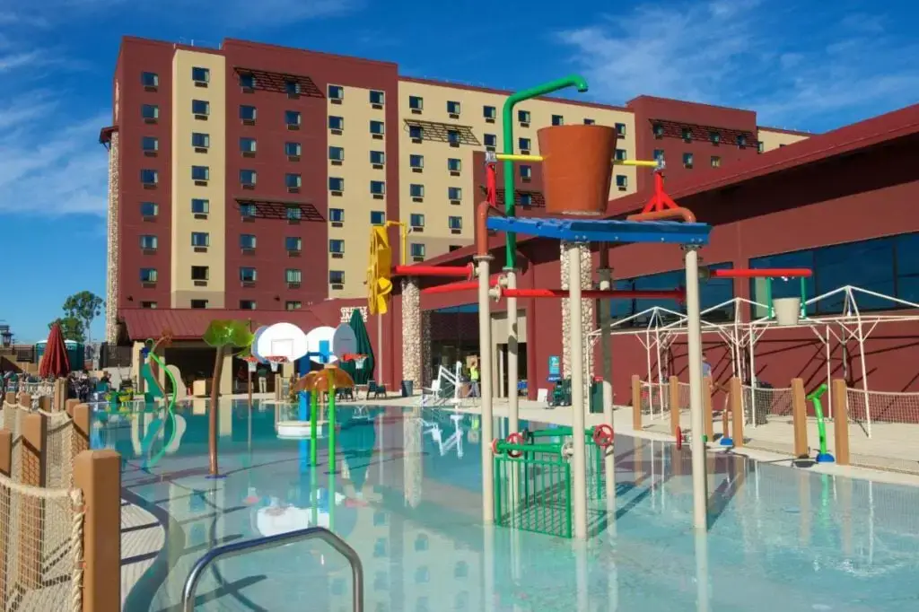 15 MEJORES parques acuáticos en Los Ángeles (¡Tiempo relajante en familia!)