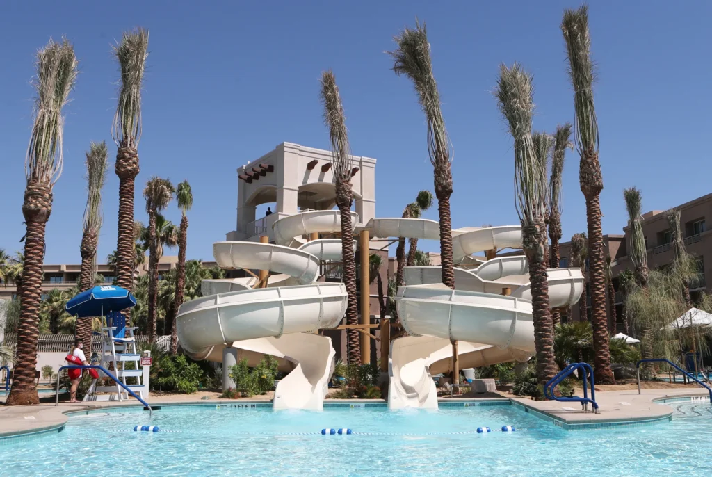 15 MEJORES parques acuáticos en Los Ángeles (¡Tiempo relajante en familia!)