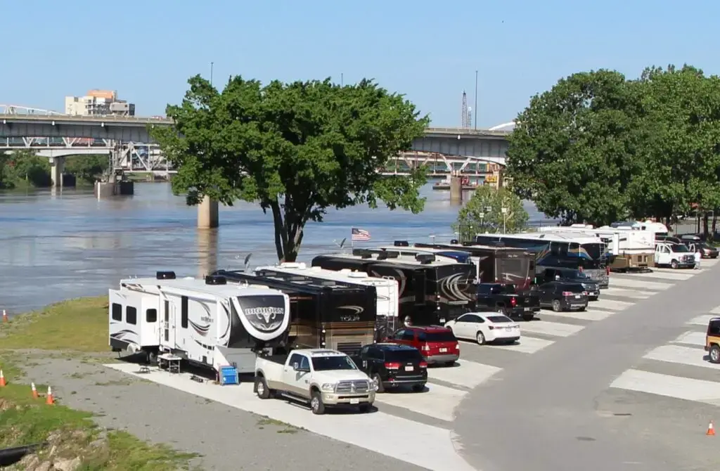 Los 25 mejores lugares para acampar en Arkansas (con lagos y vistas panorámicas)