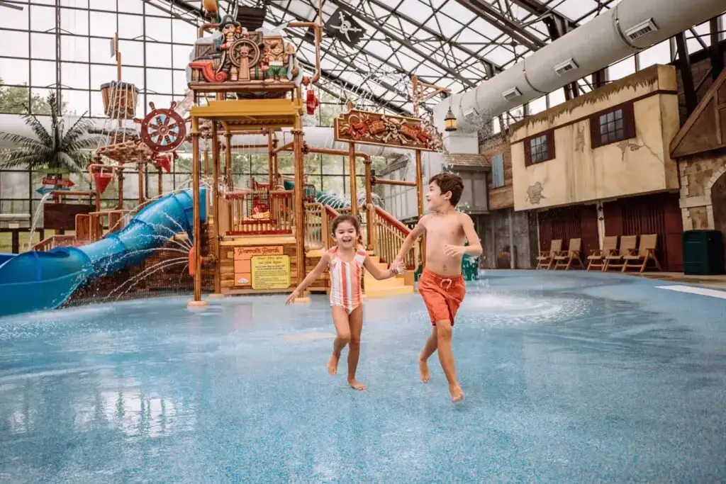 Los 10 mejores parques acuáticos cubiertos en Illinois (¡Diversión para todas las edades!)
