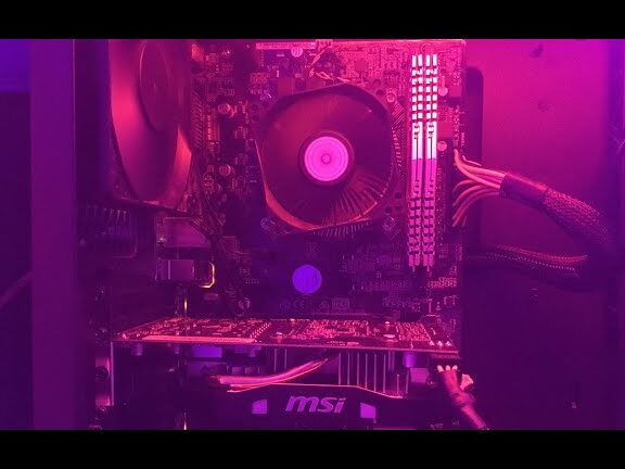 Cómo viajar con la configuración de tu PC de escritorio en un avión - YouTube
