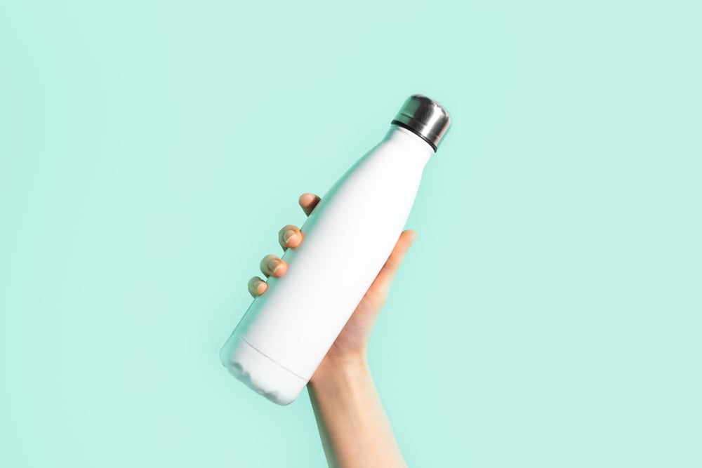 ¿Puedes llevar una botella de agua en un avión? (¿Lleno o Vacío?)